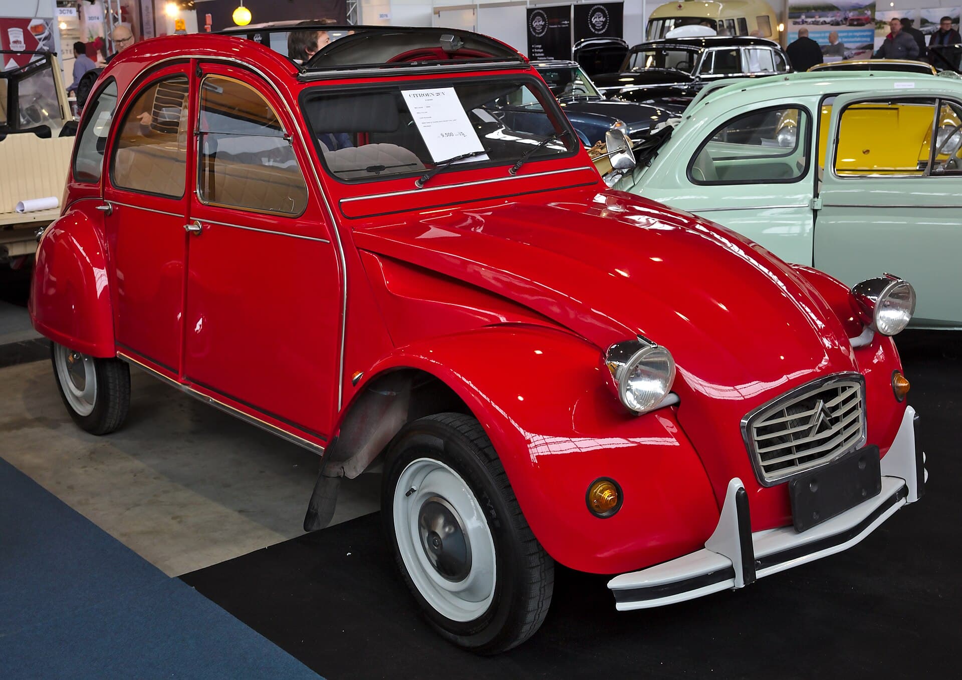 Citroen 2CV, vedere fata trei sferturi