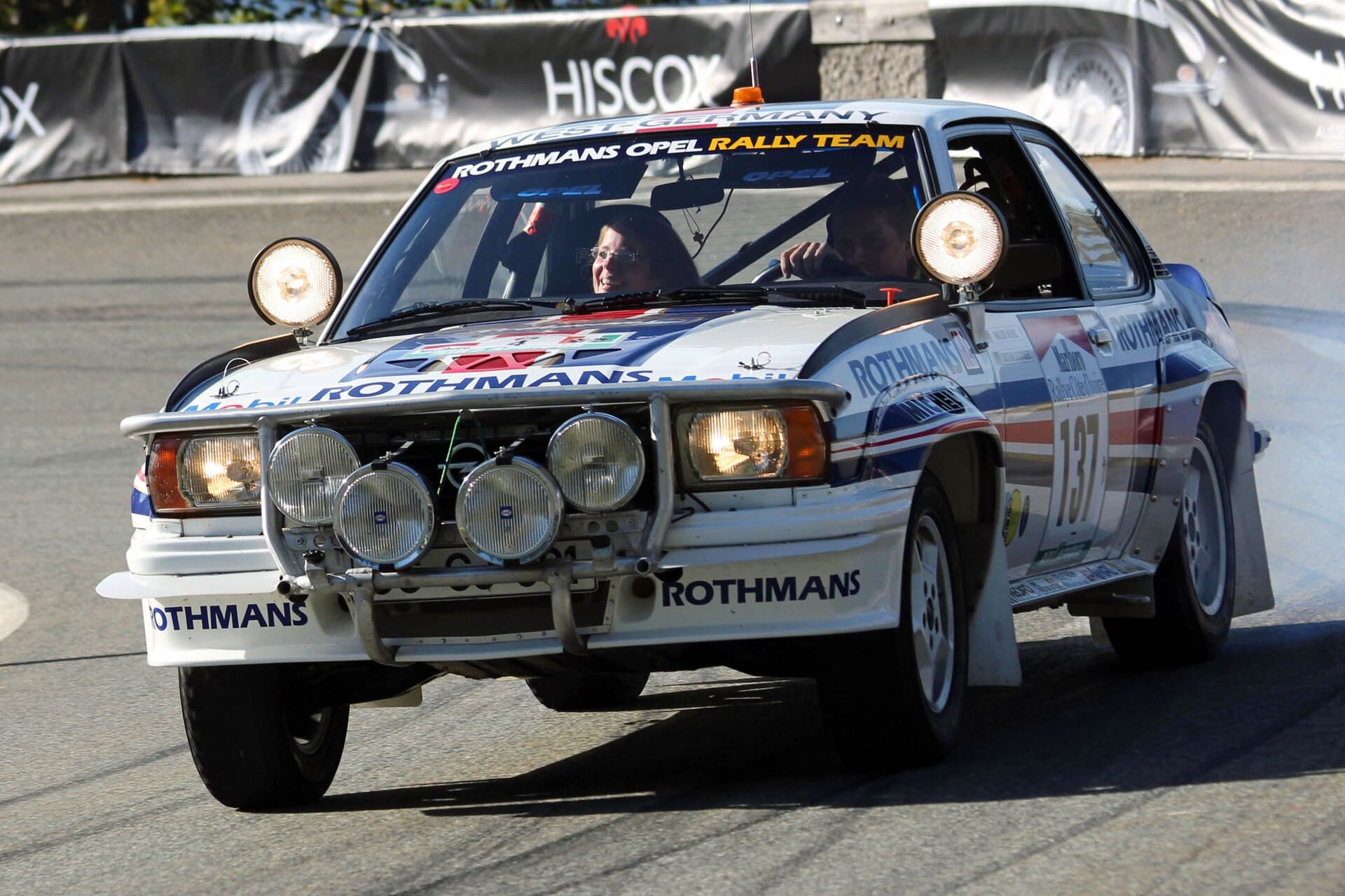 Opel Ascona 400 al lui Walter Rohrl in livrea de raliu