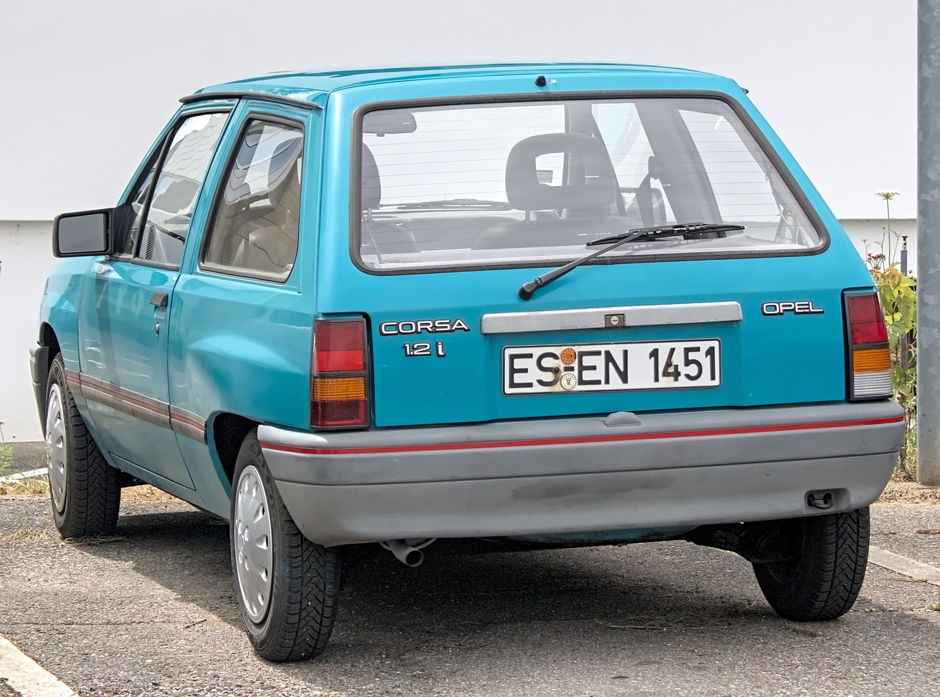 Opel Corsa A, vedere fata trei sferturi